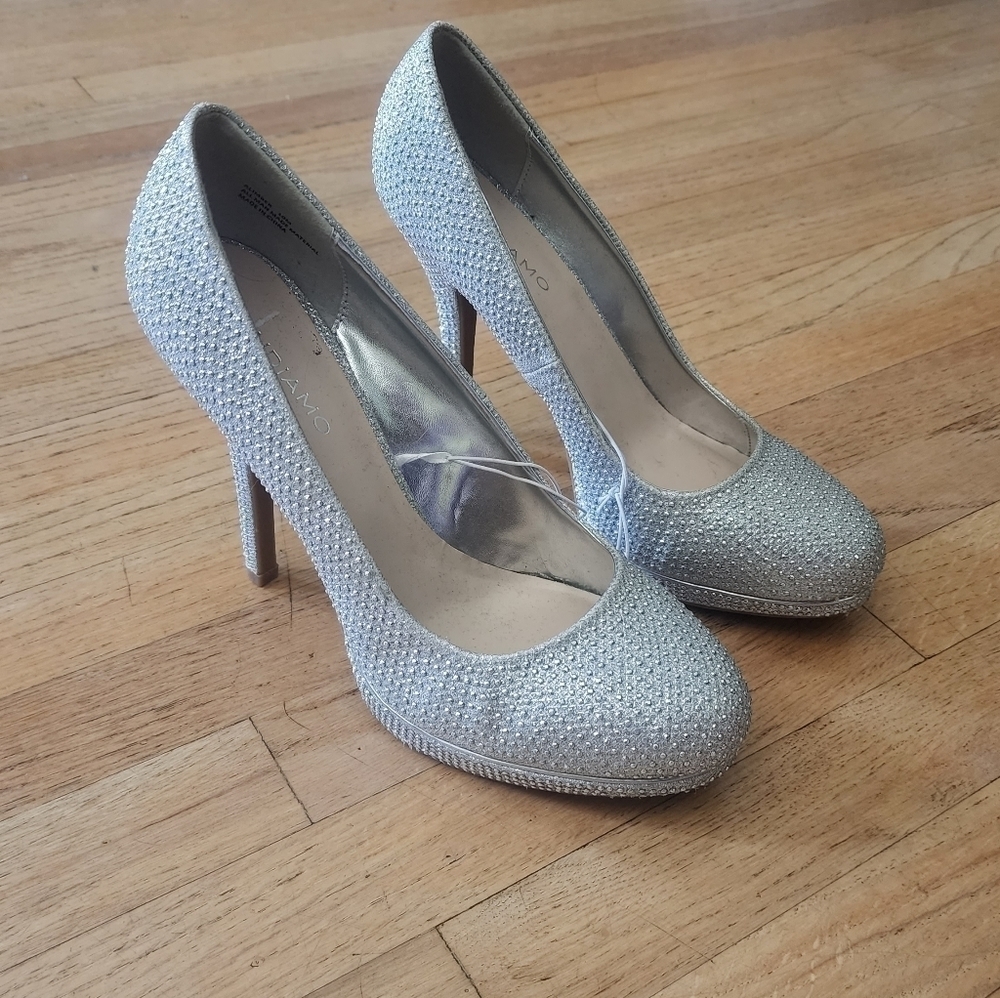 Andiamo silver sparkly 4.5 inch heels size 10 party, special occasions